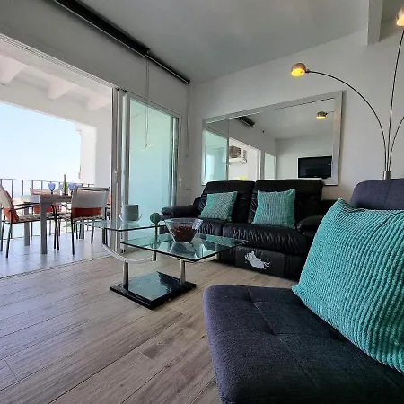 Apartment 2 Bedroom Frontline Puerto Banus Views Rdr299